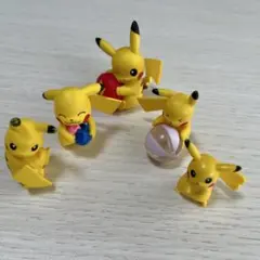 ピカチュウ フィギュア ガチャガチャ 食玩