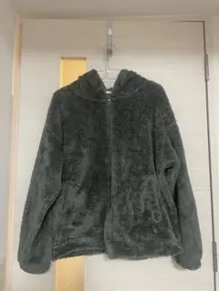 ユニクロ　UNIQLO ボアフリースパーカー　カーキ