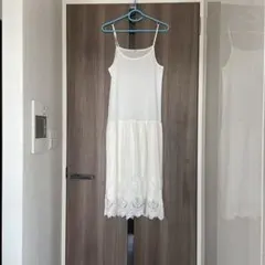 夏物処分‼️ホワイトキャミワンピース レース付き