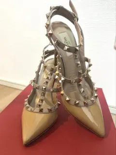 VALENTINO GARAVANI ロックスタッズ パンプスのサムネイル