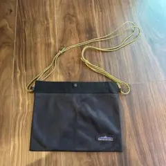 新品、未使用　サウザンドマイル　サコッシュ　黒のサムネイル
