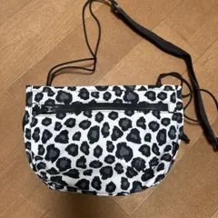 MEI レオパード柄ショルダーバッグ　サコッシュのサムネイル