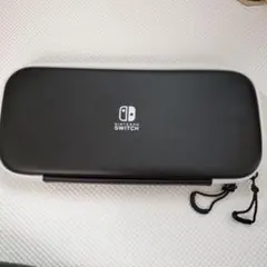 Nintendo Switch ケース 黒/白