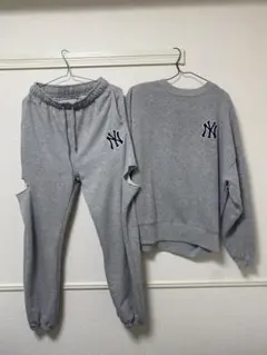 19日まで値下げ。MLB ニューヨークヤンキース セットアップ グレー MP