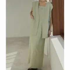 emmi atelier ジレ×キャミワンピースのサムネイル