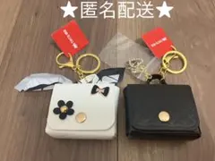 未使用　チャーム付き　ミニバッグポーチ　ホワイト　ブラック　2点　まとめ売り