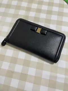 フェラガモ　長財布のサムネイル