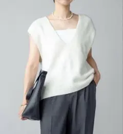 新品 ユニクロ UNIQLO 3DスフレヤーンVネックベスト オフホワイト S