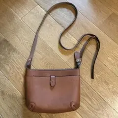 レザーショルダーバッグ　イケテイのサムネイル