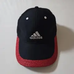 ★美品★adidas 黒赤 キャップのサムネイル