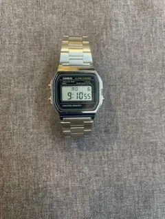 CASIO デジタル腕時計 シルバー メタルバンドのサムネイル