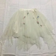 新品　未使用　タグ付き　刺繍入りアイボリー色チュールスカート　160cm