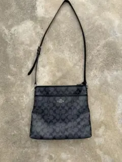 COACH ブラック ショルダーバッグ