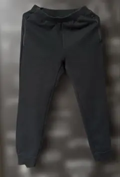 美品　ユニクロ　ウルトラストレッチドライスウェットパンツ　160cm