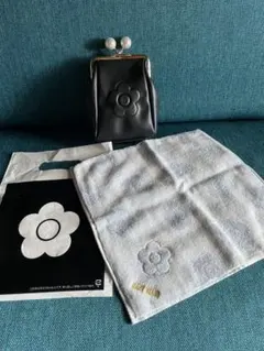 MARY QUANT タオルハンカチとポーチセット