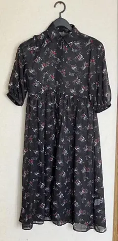花柄 ブラック 半袖 シャツワンピース M