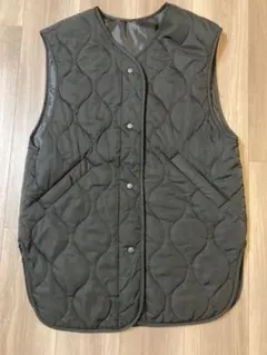 美品　ディスコート　キルティングベスト　黒