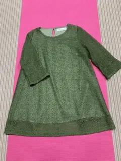 優しいグリーンレースのワンピース