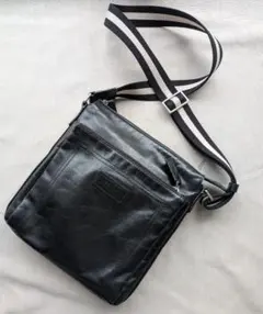 BARRY　ブラックレザーショルダーバッグ