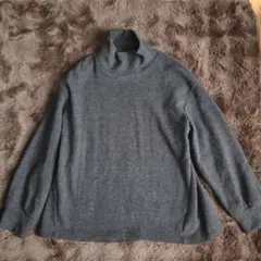 GU グレー タートルネックセーター