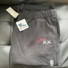 KAWS WARHOL ユニクロ　カウズスウェットパンツ　4XL 黒