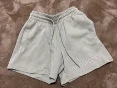 ニューバランス　ショートパンツ