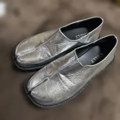 メタリックシルバー フラットシューズ