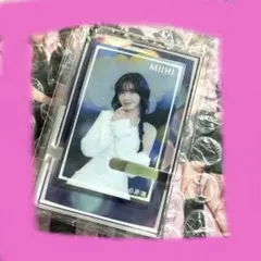 NiziU FCくじ　『AWAKE』　D賞ミニスマホスタンドキーホルダー　ミイヒ