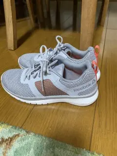 リーボック　Reebok レディース　スニーカー　メモリーテック　23cm