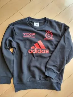 adidas 黒 スウェット １３０サイズ