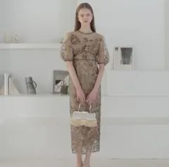 LEJA フラワーディティールパフスリーブIラインワンピースドレス