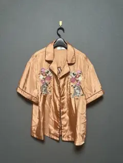 カ―ルヘルム黒色ウサギスィ―トプリントTシャツ - メルカリ