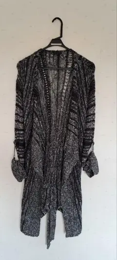 ストライプ柄カーディガン 透かし編みブラック・ホワイト