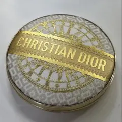 Dior ディオールスキン フォーエヴァークチュールルミナイザー　002