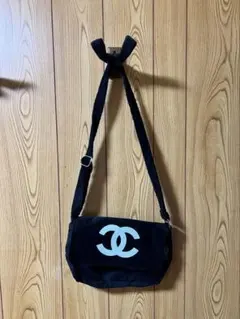 ぽ*ぼ様 CHANEL ノベルティ！！ブラック ショルダーバッグ！！ - メルカリ