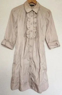 【春秋コート】薄手　胸元フリル付き　袖上げボタン・ポケット付　42号サイズ　匿名