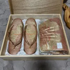 草履とバッグのセット 金色と赤の花柄