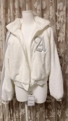 【冬セール】【新品未使用タグ付き】ホワイトボアフリースジャケット ファー