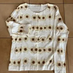 新品　b.club花柄白色長袖トップス