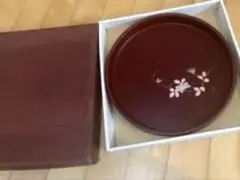 赤色 漆器 盆 花の装飾 箱付き