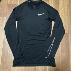 美品　ナイキ　アンダーシャツ　Sサイズのサムネイル