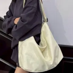 メッセンジャーバッグ ショルダーバッグ 斜めがけ 無地 大容量 収納