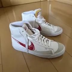 NIKE BLAZER MID 77 スニーカーのサムネイル