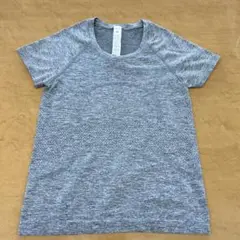 ルルレモン　サイズ2 半袖Tシャツ　グレー