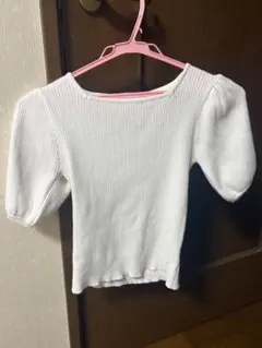 ホワイトリブ編みパフスリーブトップス