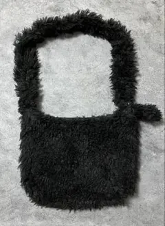 ブラックフェイクファーショルダーバッグ