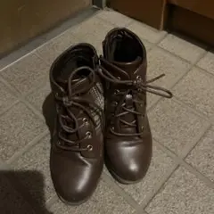 ブラウン レースアップブーツ 中ヒール