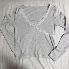 Hollister グレー レース付きVネック長袖のサムネイル