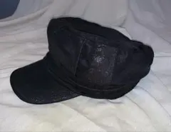 光沢の黒キャスケット