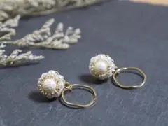 パールビーズとゴールドフープのイヤリング（2way）